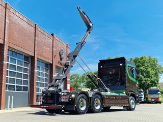 Scania S 2023 - 590S V8 NGS 6x4 - HIAB Multilift 24T + Box with Palfinger crane - Like new - Retarder - Full air - Leather obrazek 48