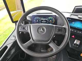 Mercedes-Benz Actros 2021 - 2133 zdjecie 11
