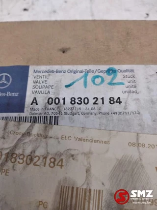Mercedes-Benz Actros - Koelvloeistofregelklep mercedes a0018302184 immagine 3
