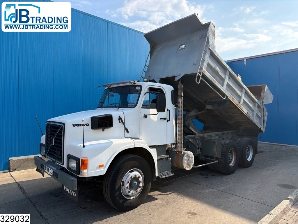 Volvo 1989 - N 1064 6x4, leaf suspension, PTO, hydraulics afbeelding 1