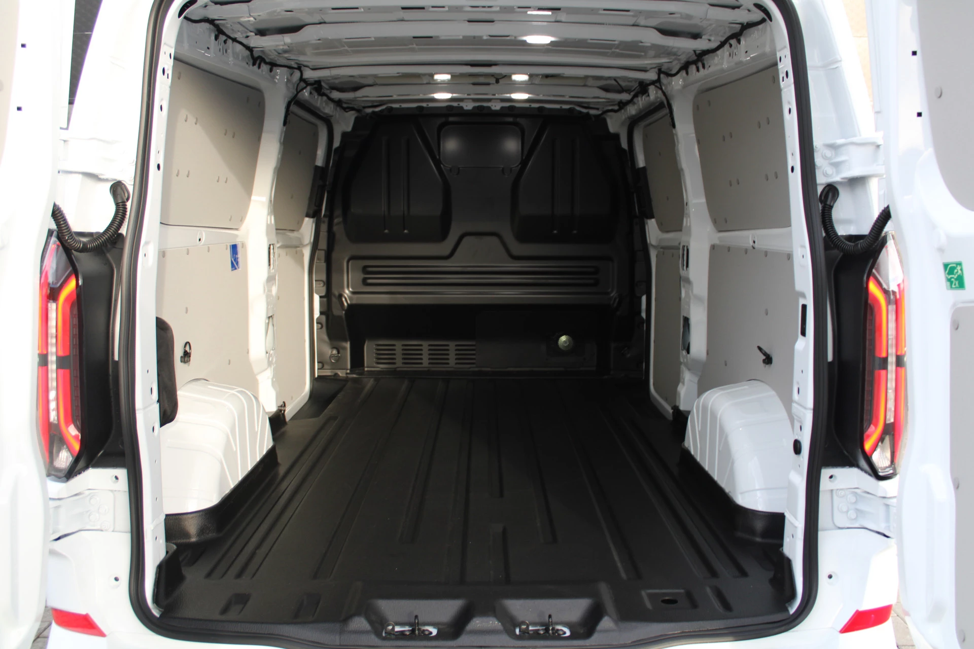 Ford E-Transit Custom 2025 - 340 L2H1 Limited 65 kWh 218pk - 2x Schuif - LED - 360 Camera - B&O - ACC - Navi - Stoel/Stuurverwarming - Rijklaar afbeelding 10