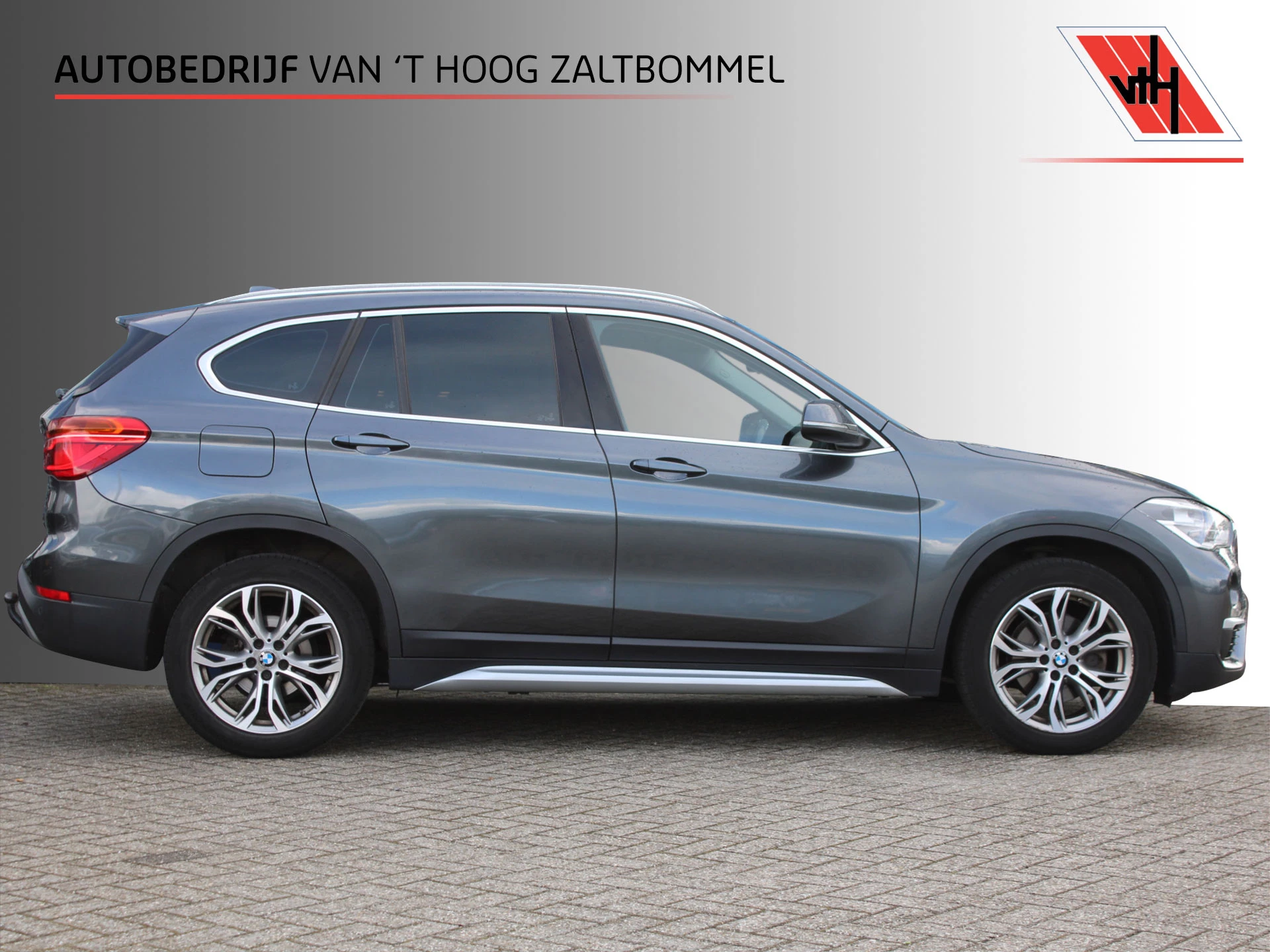 BMW X1 2018 - sDrive18i Automaat Executive X-Line Sportstoelen 18'' NAVI TREKHAAK afbeelding 1