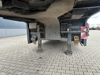 Broshuis N/A 2019 - 3ABSD Lowloader 3-axle / GVW: 59.000kg / Neck: 23.000kg / hydraulic steering + ramps + loading table / 4.60m extendable / winch / liftaxle obrazek 17