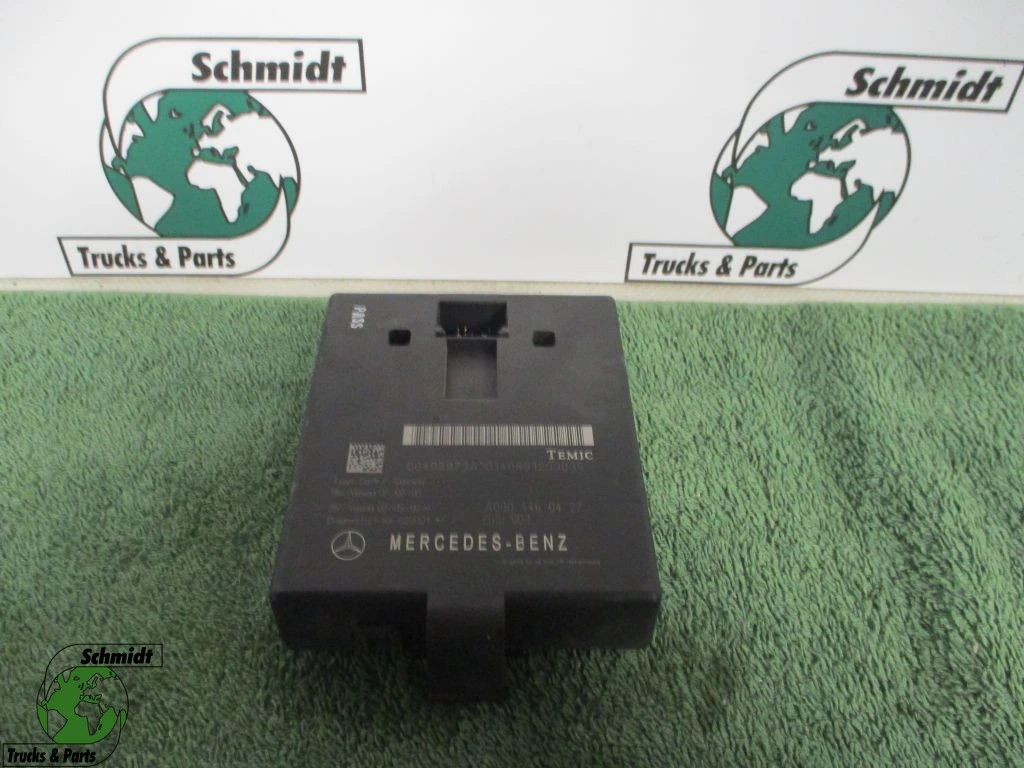 Mercedes-Benz - A 000 446 04 27 CENTRAL GATEWAY - ZGS 003 afbeelding 1