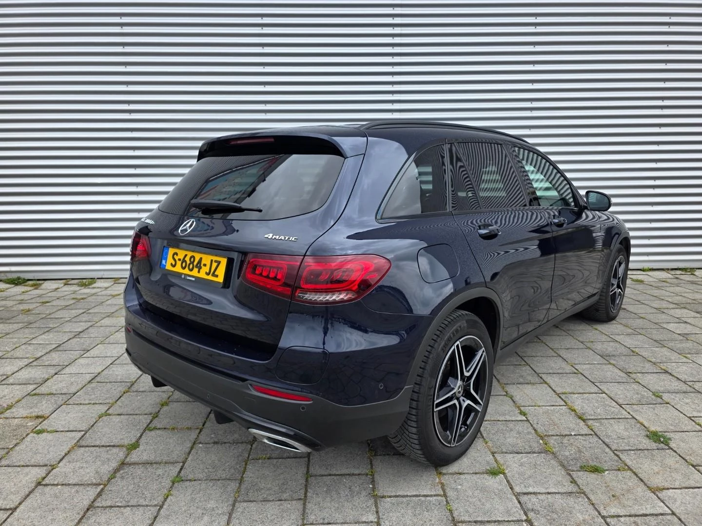Mercedes-Benz GLC 2021 - Mercedes-Benz 300 de 4MATIC - AMG pakket - Black edition immagine 5