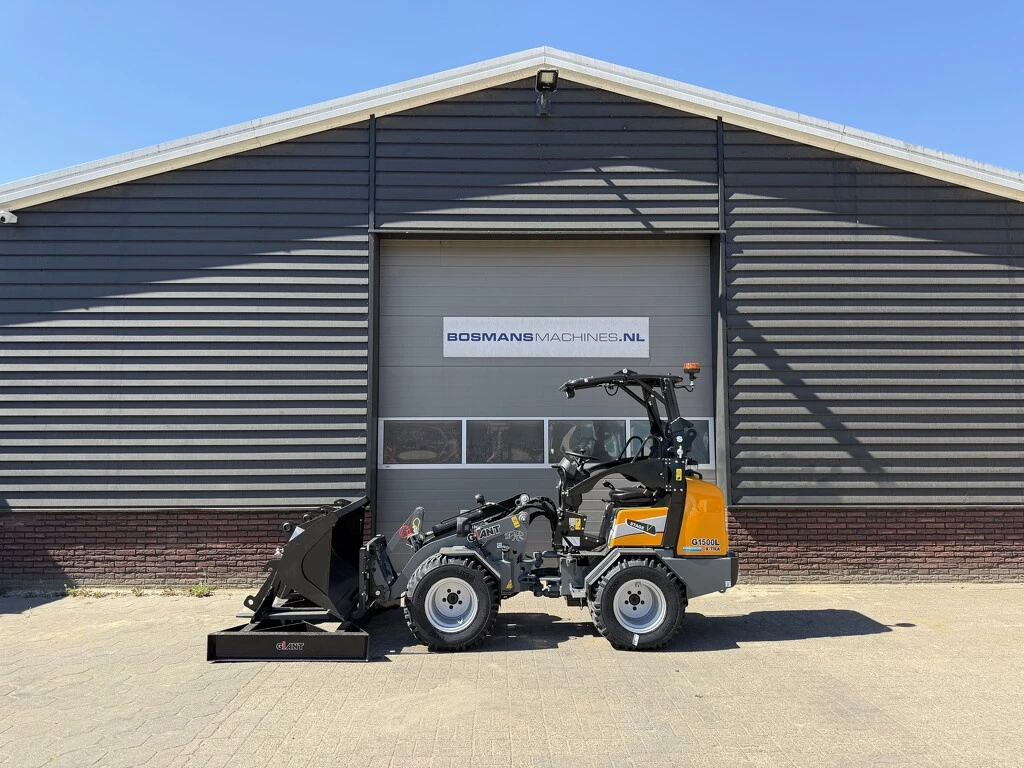 Giant G1500 L X-tra minishovel NIEUW €540 LEASE 2026 afbeelding 1