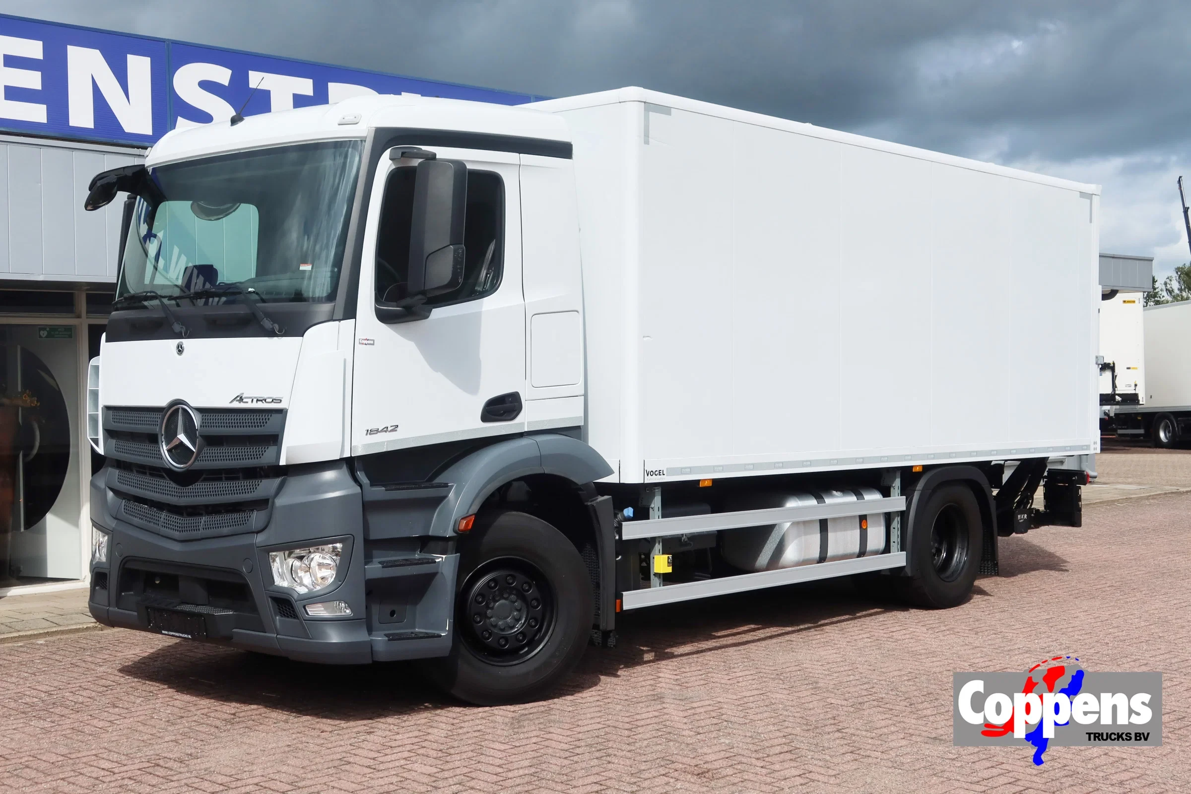 Mercedes-Benz Actros 2022 - 1842 L bak+ klep B.A.R. 2000 kg afbeelding 1