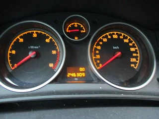 Opel Astra 2009 - 1.7 CDTI , NOT RUNNING , Navi , Airco , lederen bekleding obrazek 10