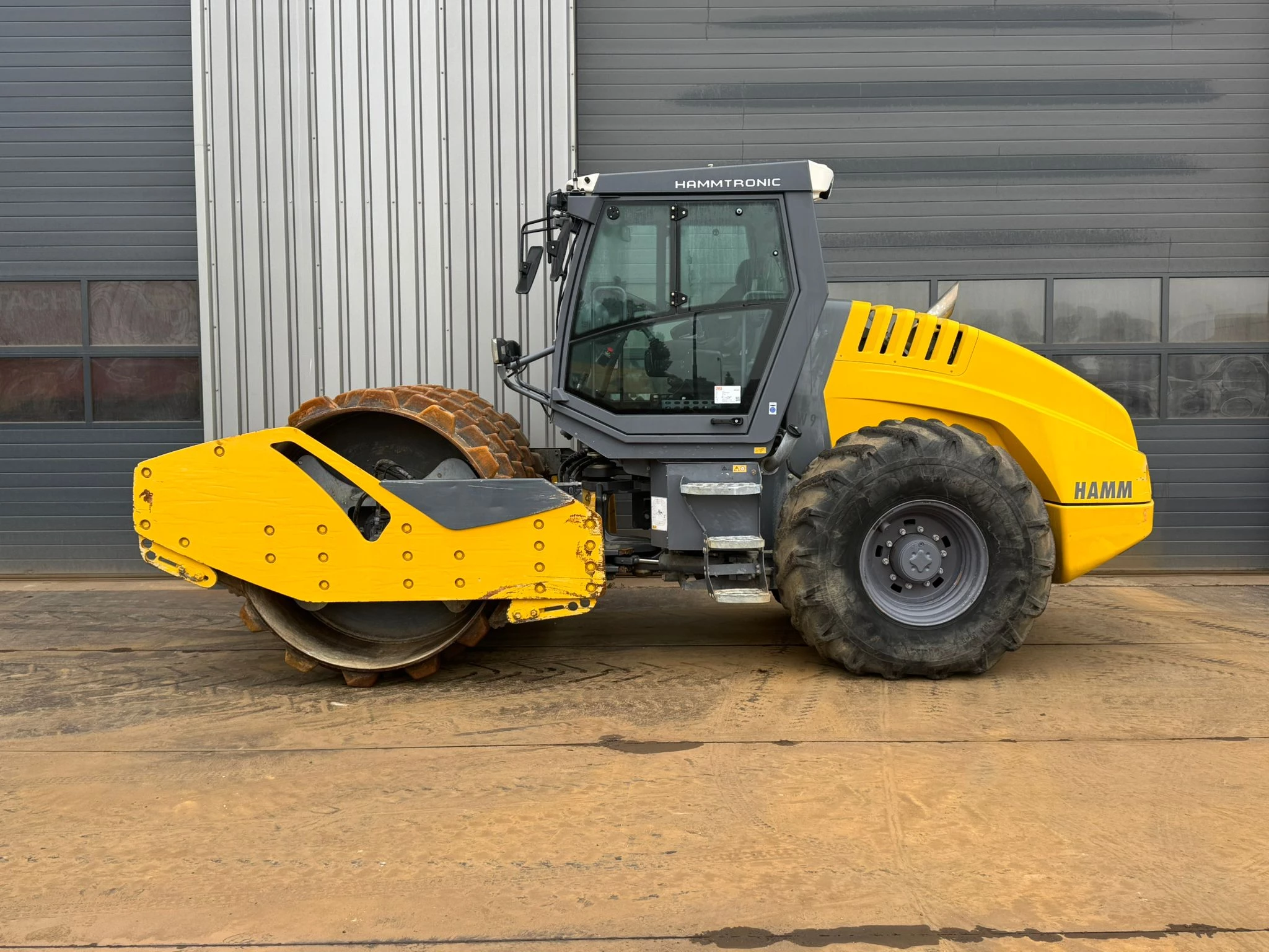 Hamm H13i Padfoot compactor 2016 image 1