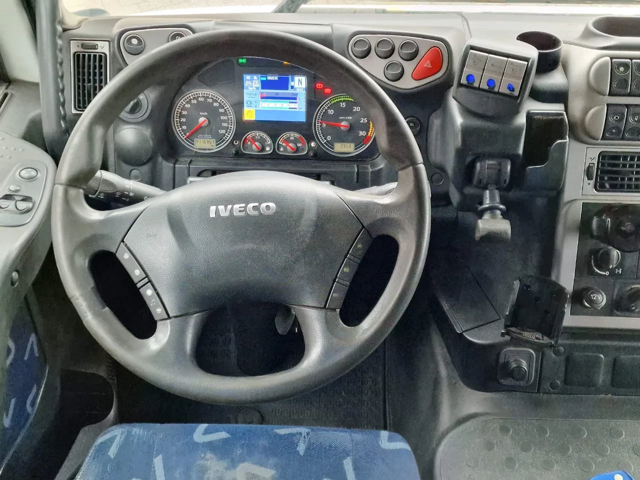 Iveco Stralis 2012 - 360 - 4x2 - Box with sidedoors - Loadlift - Euro 5 - Full air image 13