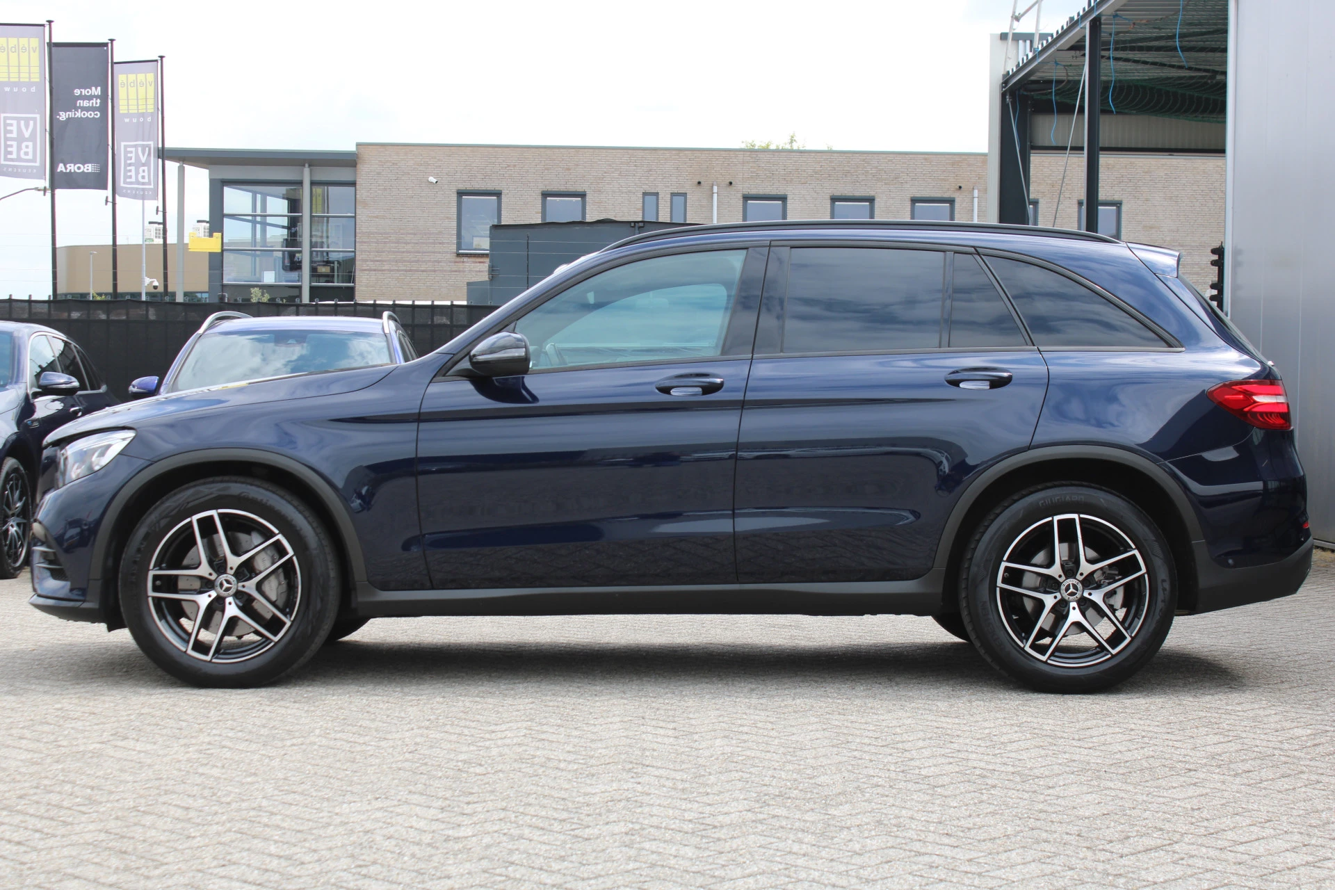 Mercedes-Benz GLC 2019 - 250 4MATIC AMG LINE NIGHT PAKKET COMAND CARPLAY <<NL AUTO>> afbeelding 9