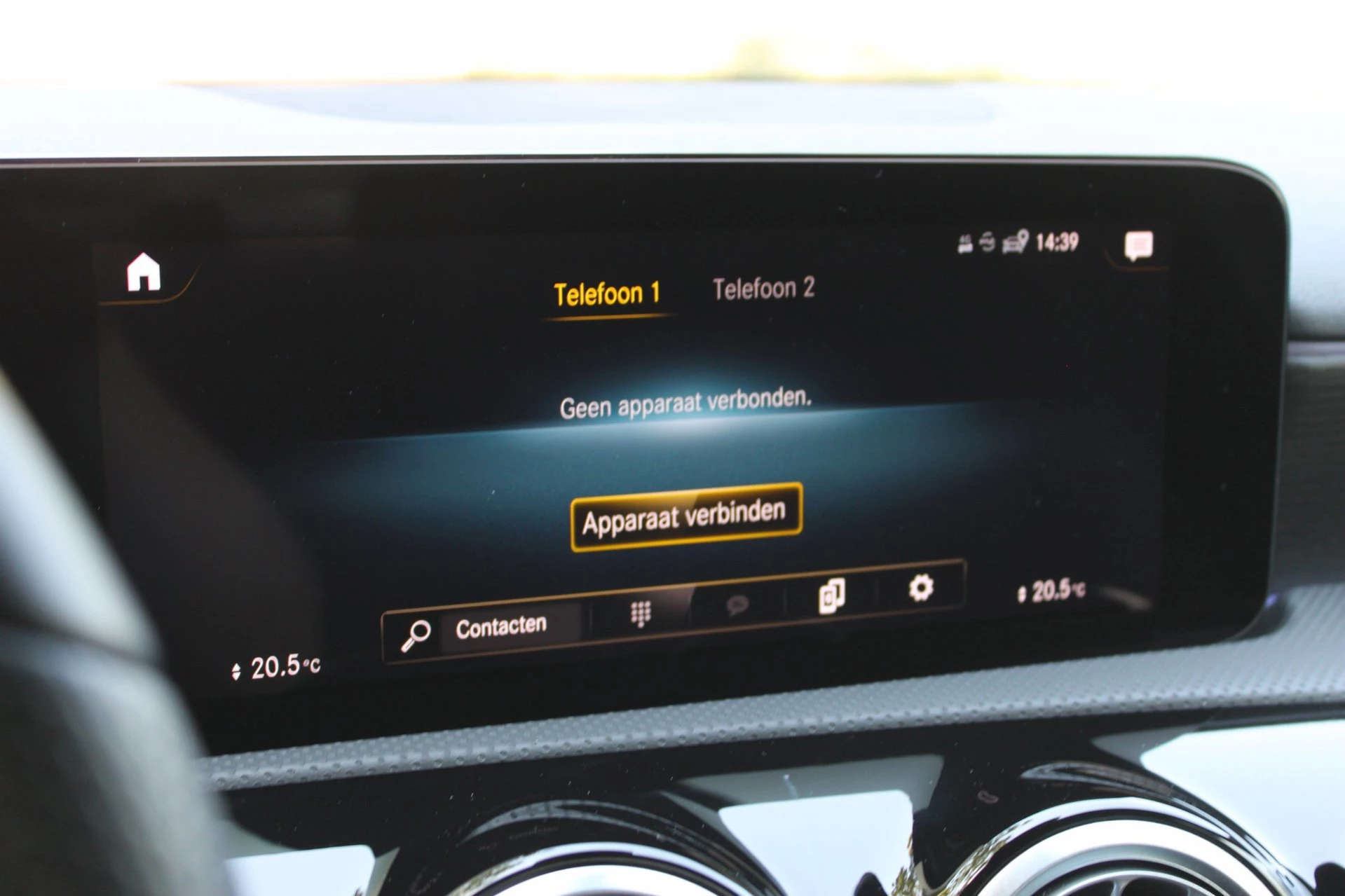 Mercedes-Benz A-Klasse 2023 - 180 AMG Line Panodak Sfeerlicht Keyless afbeelding 33
