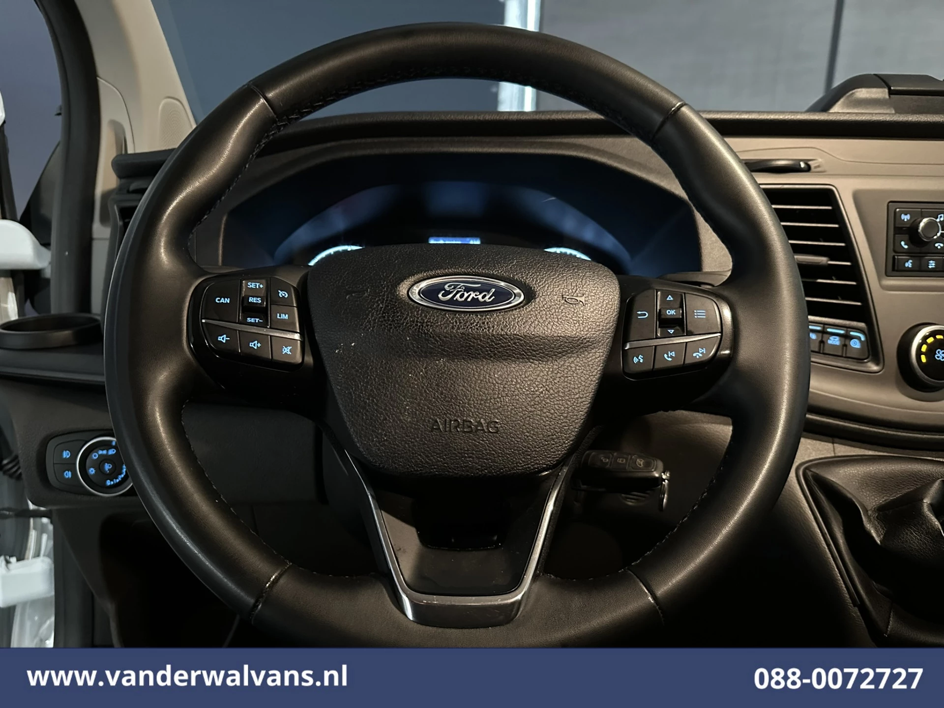 Ford Transit Custom 2023 - 2.0 TDCI 130pk L2H1 Euro6 Airco | LED | Cruisecontrol | Verwarmde voorruit | Parkeersensoren imagem 3