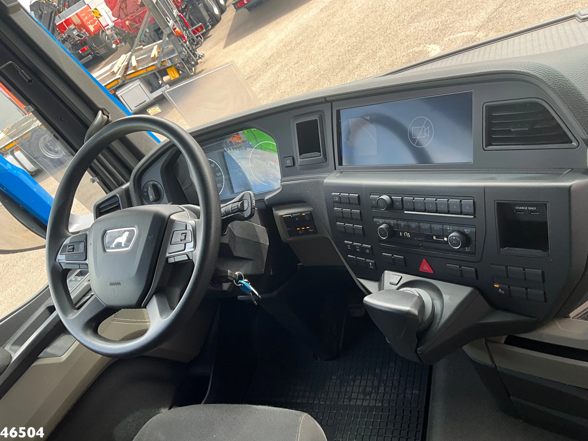 MAN TGX 2021 - 41.640 Euro 6 8x4 Just 94.710 km! afbeelding 10