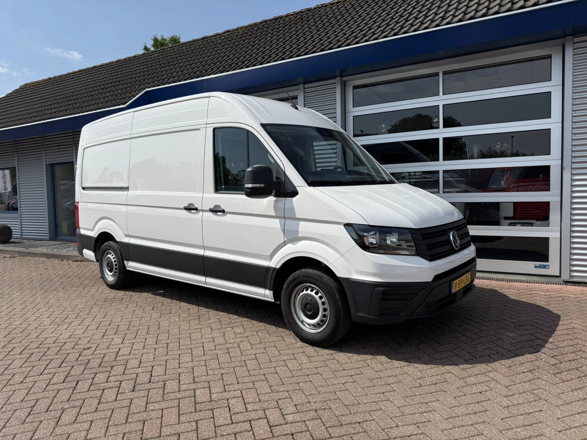 Volkswagen Crafter 2024 - 30 2.0 TDI L3H3 Trendline Airco/Apple-Android carplay afbeelding 2