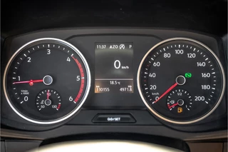 Volkswagen Crafter 2019 - 2.0 TDI L3H3 | Automaat | 177 PK | Highline | LED | Camera | Carplay | PDC | Trekhaak afbeelding 14