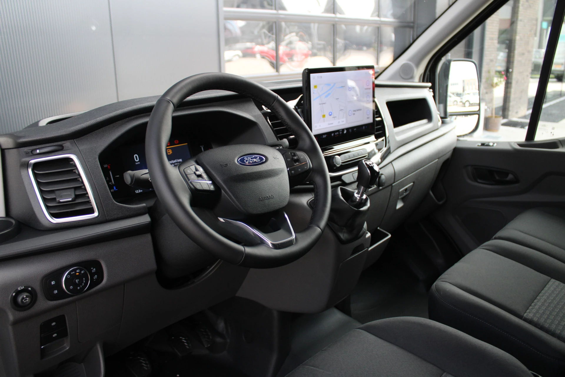 Ford Transit 2024 - 350 2.0 TDCI L2H2 Trend 130pk - Facelift - Adaptive Cruise - Navigatie - Blind Spot - 360 Camera - Stoel - Stuurverwarming - Rijklaar obrázek 2