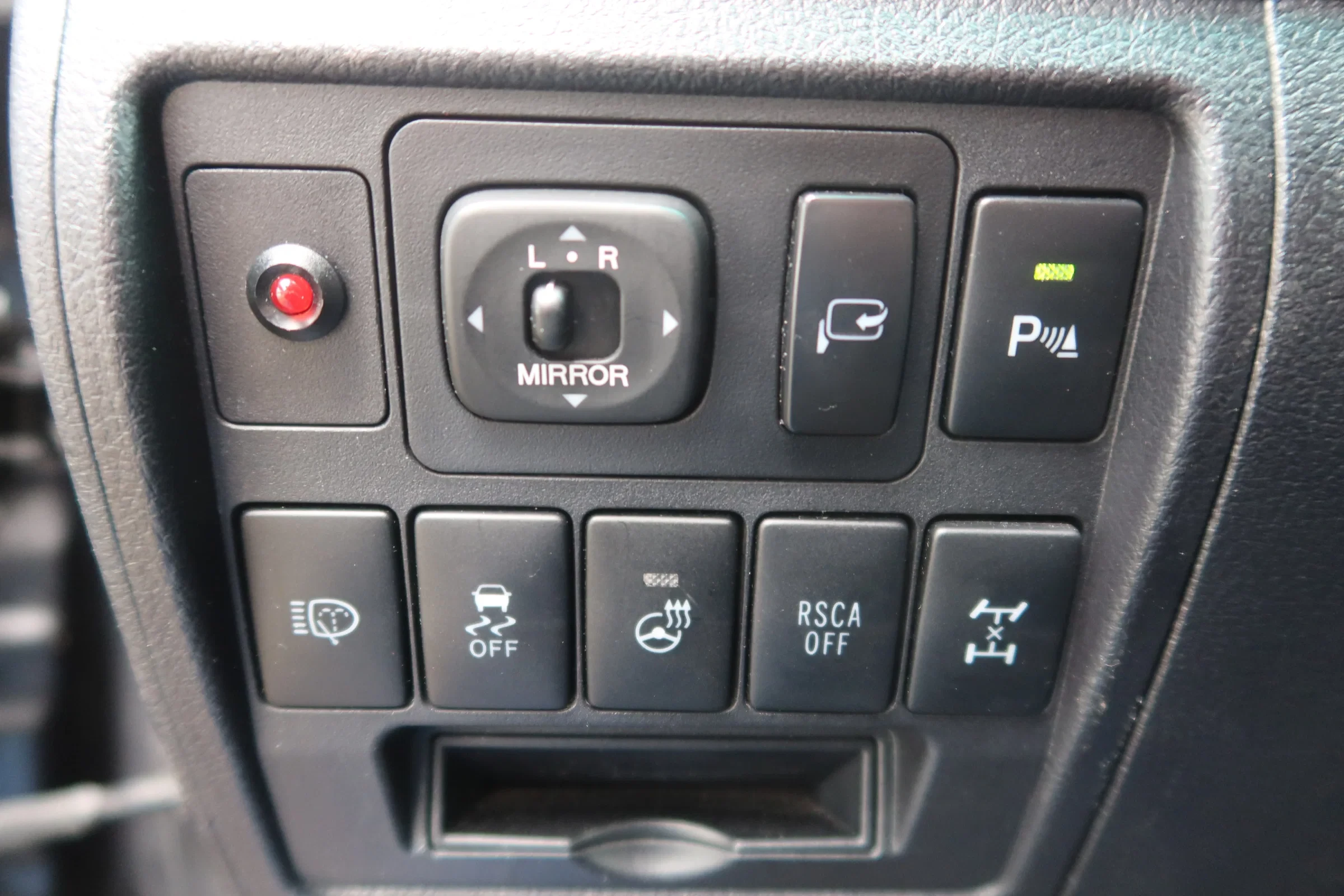 Toyota Land Cruiser 2016 - (200 SERIES) V8 200 5.5 Executive 7 persoons. Luchtvering. €42.500.- Marge immagine 37