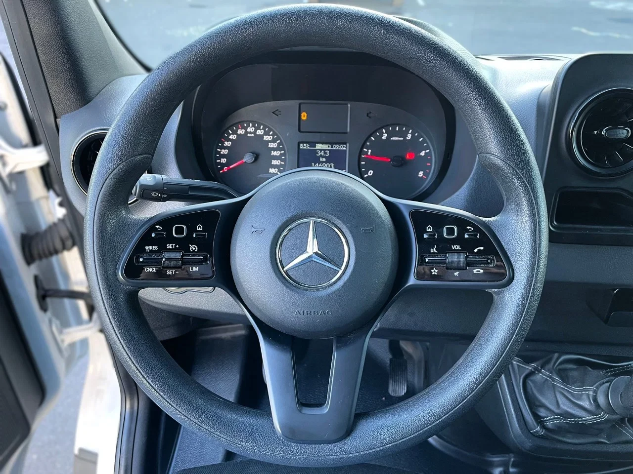 Mercedes-Benz Sprinter 2022 - 317 *Xarios350*Nachtkoeling*-18°c koelen/vriezen*zetelverwarming*navigatie*360°camera*cruise control*buitenspiegels verwarmd+elektr. verstelbaar afbeelding 4