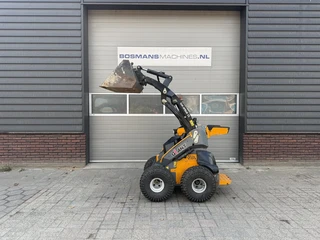 Giant SK252 D skid schranklader / minishovel 2019 2019 afbeelding 2 miniatuur
