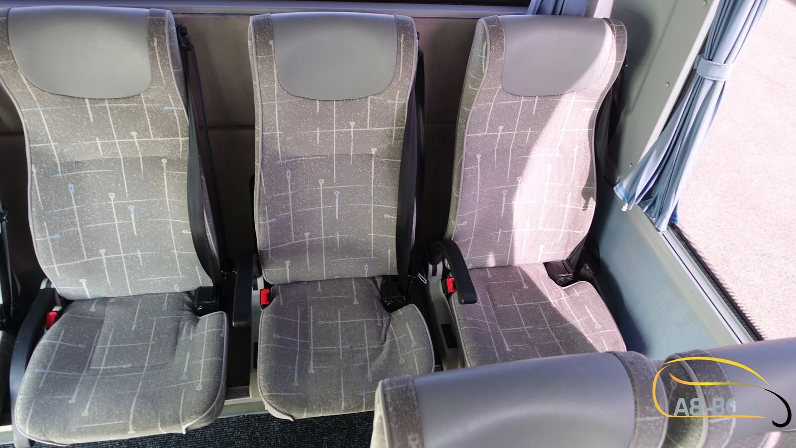 Isuzu Turquoise 30 seats EURO 6 2016 afbeelding 63