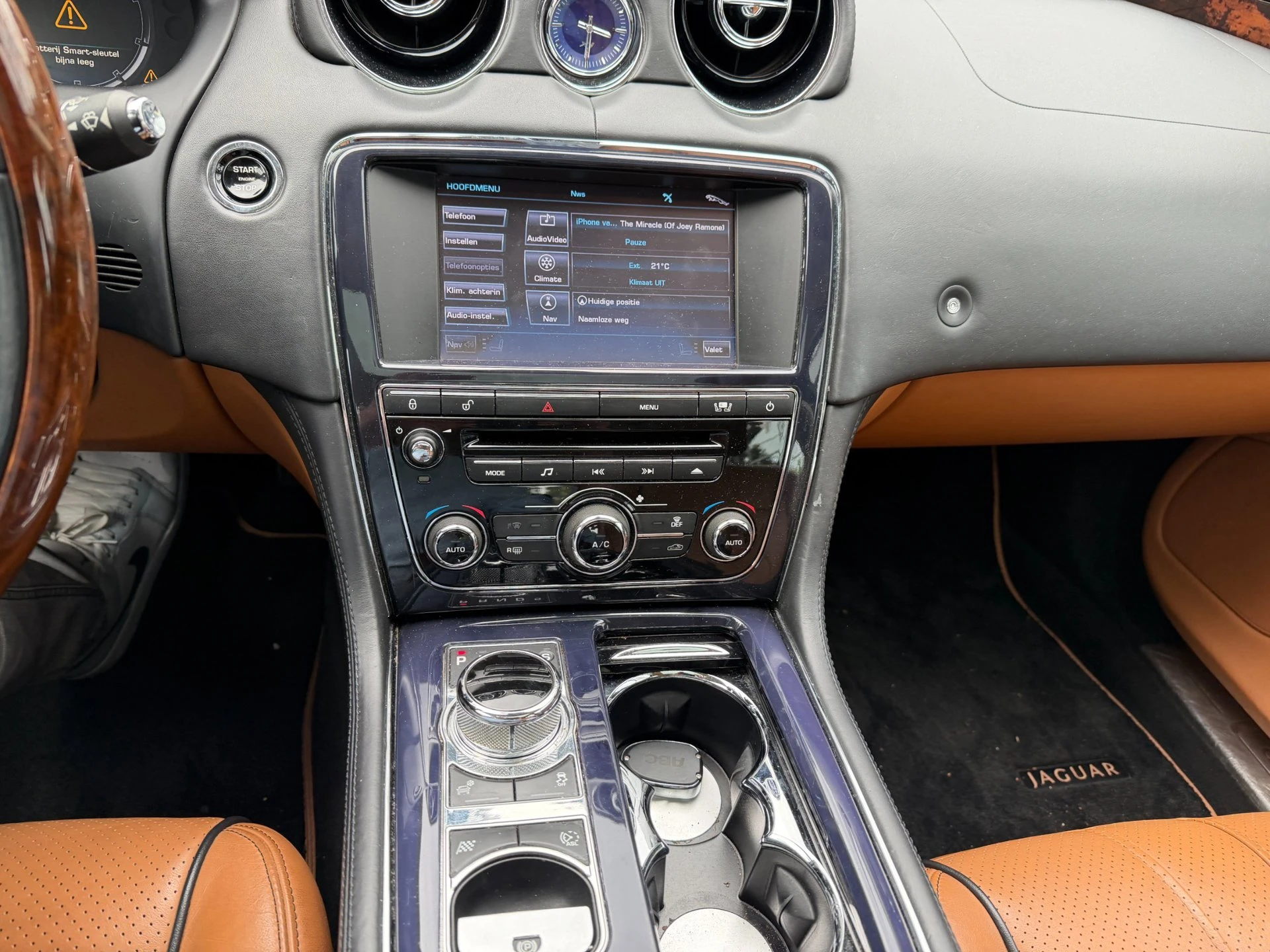 Jaguar XJ 2011 - 5.0 V8 Portfolio aut,panorama,leer,boekjes afbeelding 9