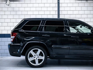 Jeep Grand Cherokee 2009 - 6.1 V8 Hemi SRT-8 | Youngtimer! obrazek 6