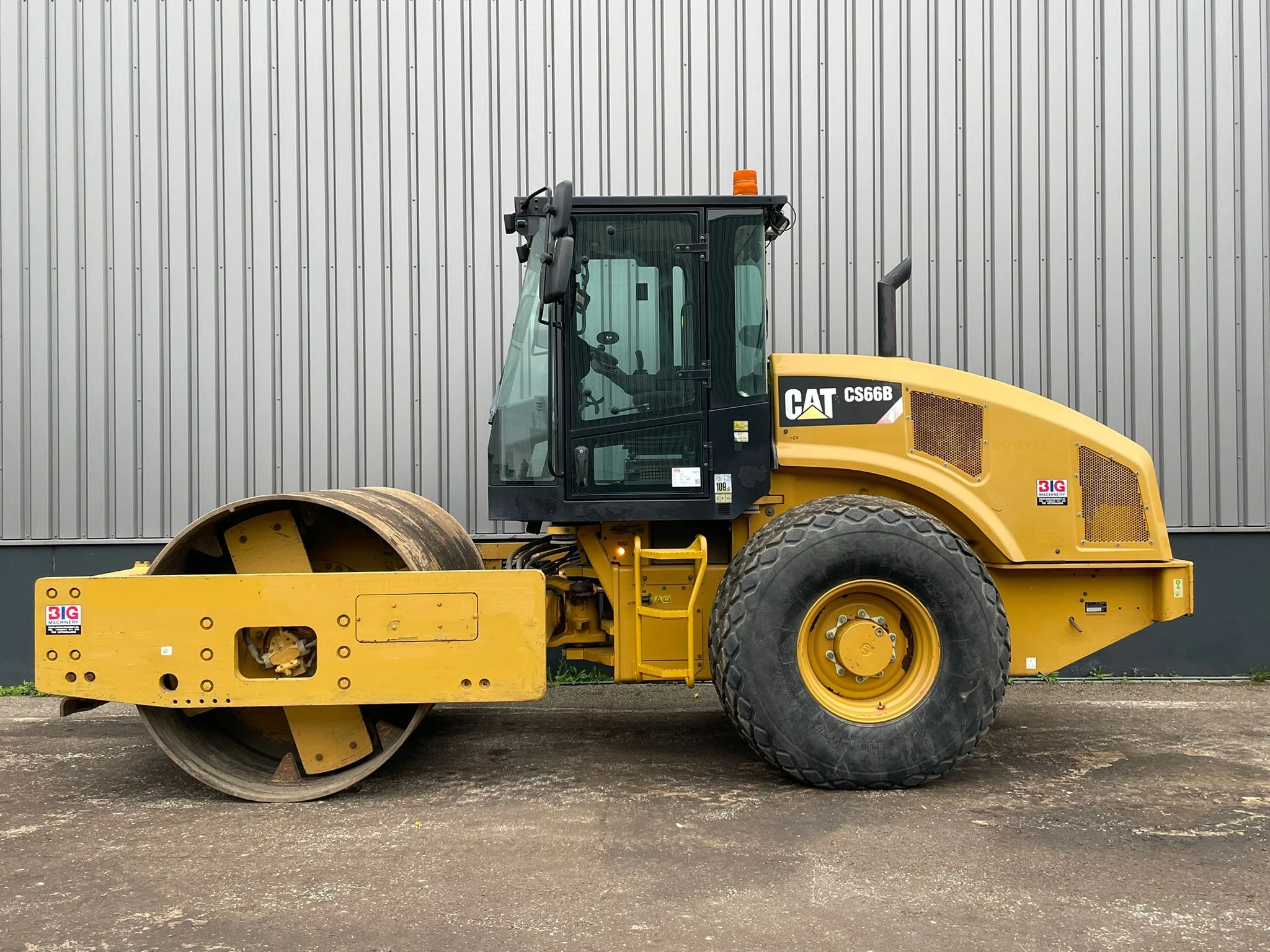 Caterpillar CS66 B 2018 immagine 1