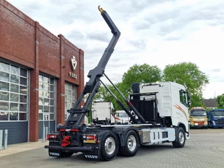 Volvo FH 2018 - 13.540 6x2 - HIAB Hooklift 21T - Retarder - 4.60 WB - Full air obrazek 9