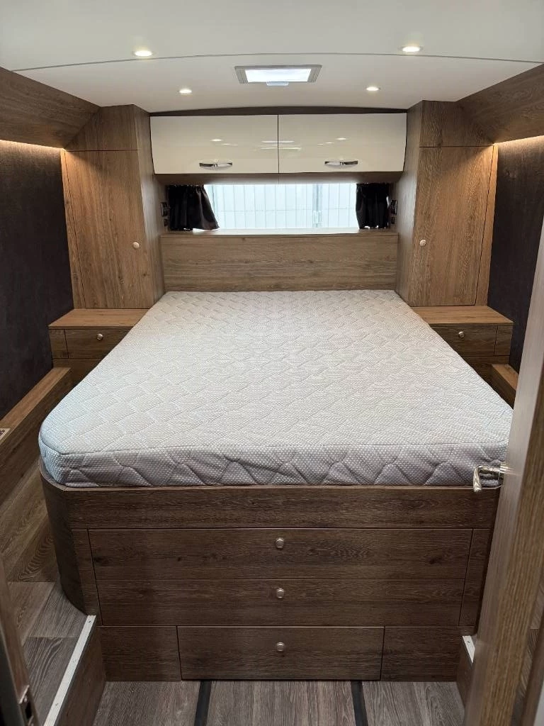 Volvo 2008 - Contrast "Motorhome" afbeelding 26