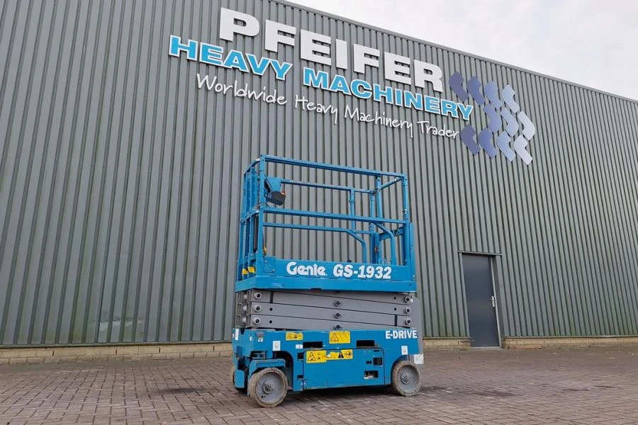 Genie 2021 - GS1932 E-Drive Several In Stock, 8m Working Height изображение 1