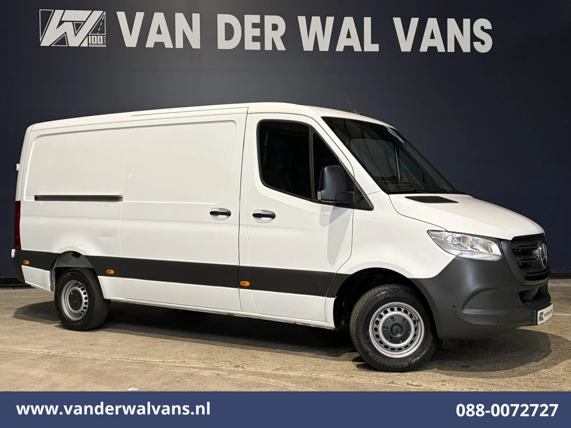 Mercedes-Benz Sprinter 2024 - 317 CDI 170pk L2H1 Euro6 Airco | Camera | Navigatie | 2800kg Trekhaak | Apple Carplay afbeelding 1