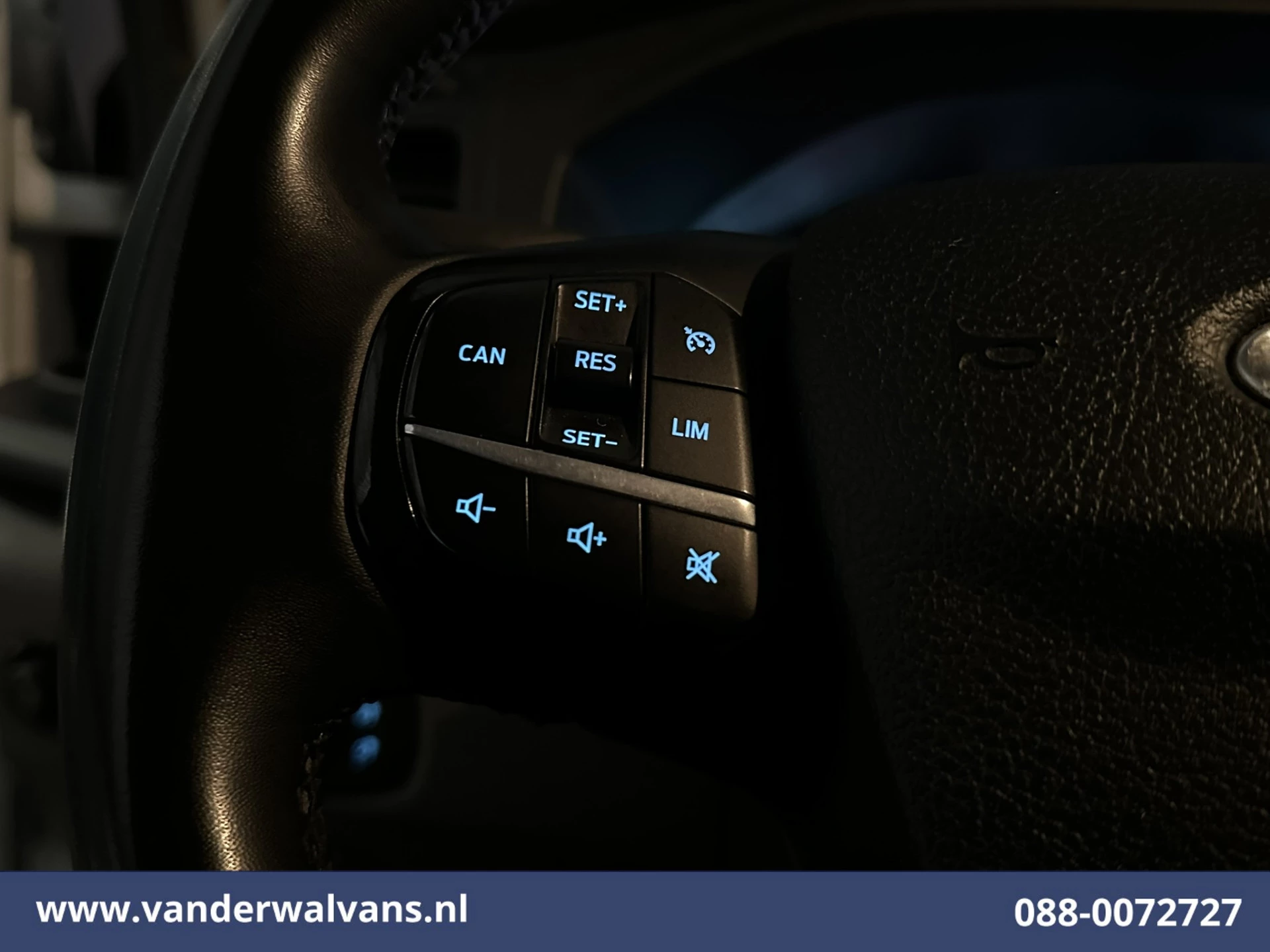 Ford Transit 2022 - 2.0 TDCI 130pk Bakwagen Laadklep Euro6 Airco | 940kg laadvermogen | Cruisecontrol | Verwarmde Voorruit immagine 4