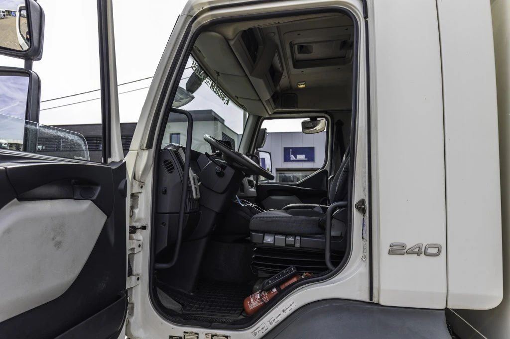 Volvo 240 2010 - FL (12T.) + DHOLLANDIA 2T. afbeelding 10