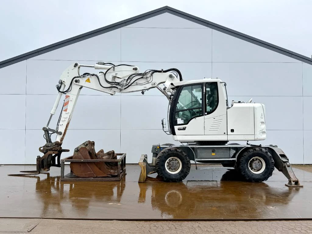 Liebherr 2012 - A914 Compact - Triple Boom / Many extra attachment immagine 1