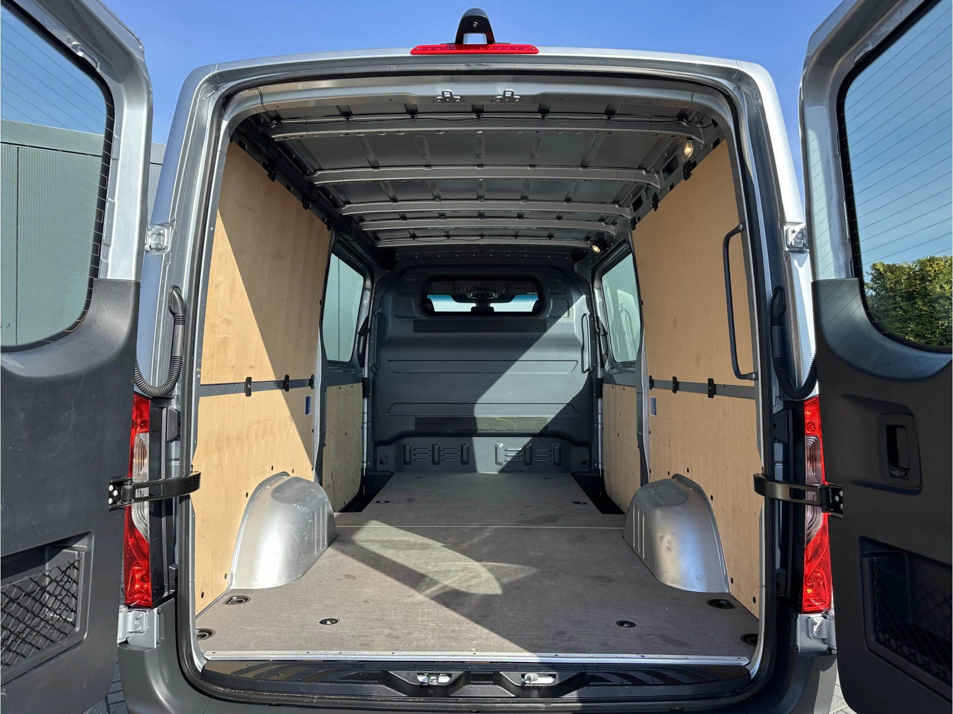 Mercedes-Benz Sprinter 2024 - 317 CDI 9G-TRONIC / L2H1 / RWD / 3.500 KG AHG / 2x SCHUIFDEUR / CAMERA / CRUISE / BLIND SPOT / CARPLAY obrázek 8