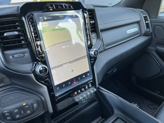 Dodge Ram Pick-Up 2024 - 5.7i V8 HEMI eTorque 400PK CREW CAB REBEL GT | BPM VRIJ | RAMBOX | LUCHTVERING | LPG | LAADBAKKLEP | TREKHAAK | PANODAK | 360CAM | DIGITAAL DASHBOARD afbeelding 35