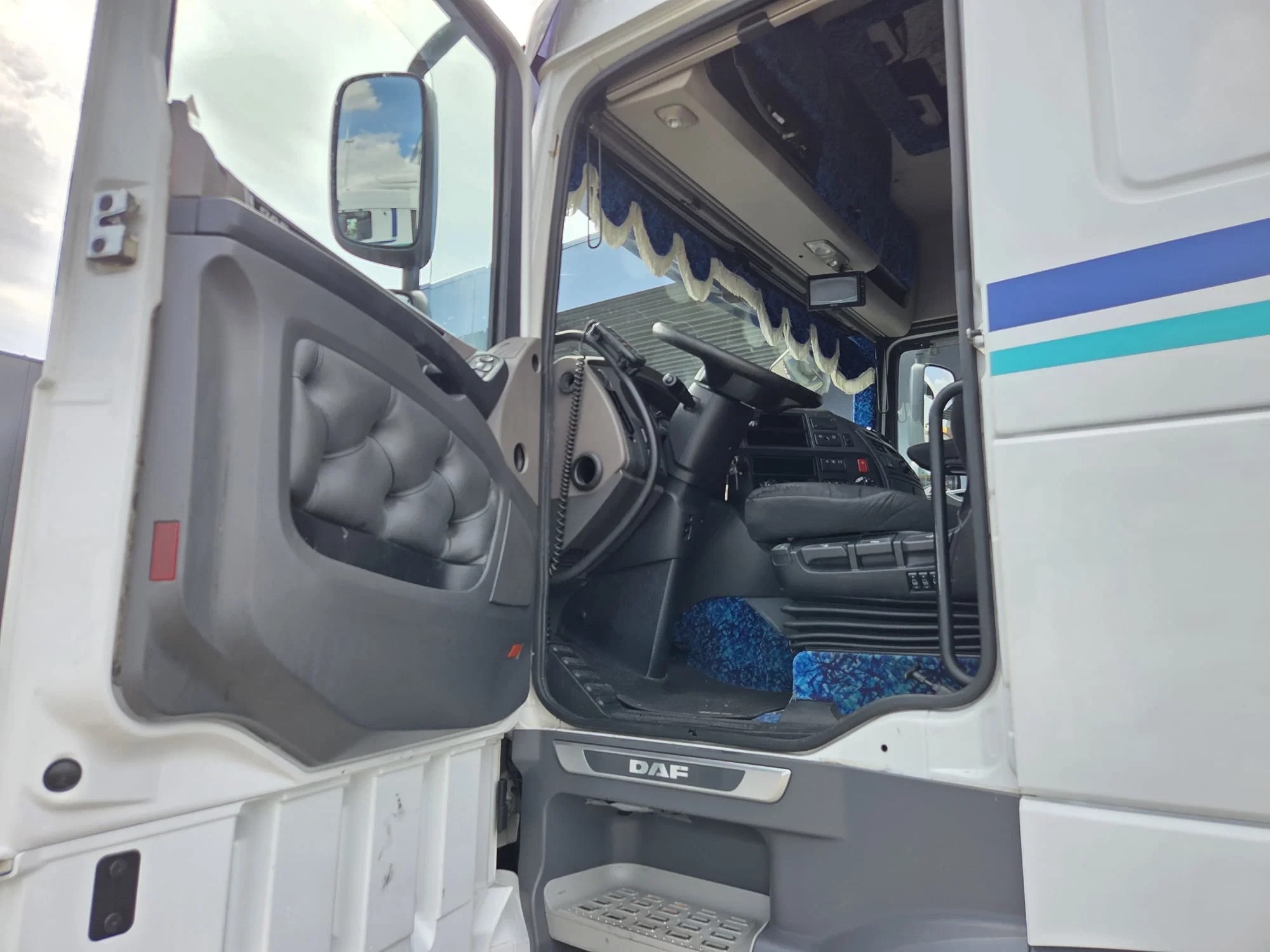 DAF XF 450 2018 - 6X2 NL TRUCK APK 10-2026 image 7