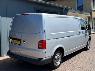 Volkswagen Transporter 2018 - 2.0 TDI L2 Comfortline 115PK AC PDC Carplay Schade image 4
