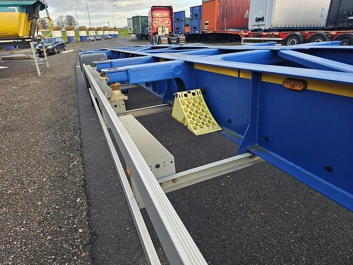 Van Hool A2C001 container CHASSIS -55 foot - 2 X 20 FOOT 45 ft 40 ft. -BPW DISC.-steering axle- 2 pieces -financiering mogelijk 2020 image 19