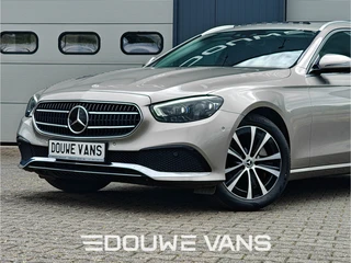 Mercedes-Benz E-Class 2022 - 300e Burmester Trekhaak Avantgarde Schuifdak Bild 2 Miniaturansicht