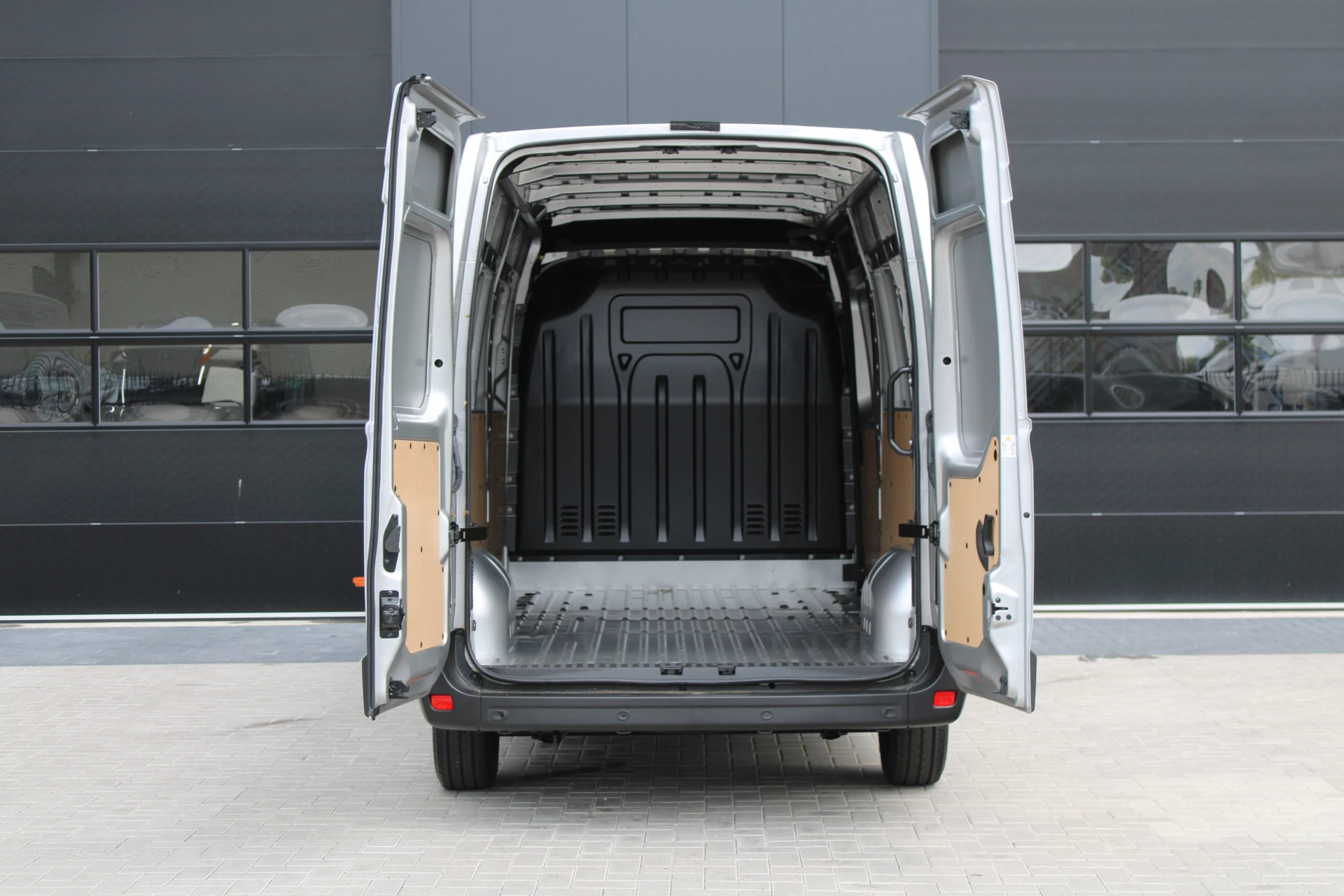 Renault Master 2024 - T35 2.3 dCi 180pk L3H2 - Airco - Navigatie - Camera - Cruise - Parkeersensoren - 105l tank - Rijklaar obrázek 25