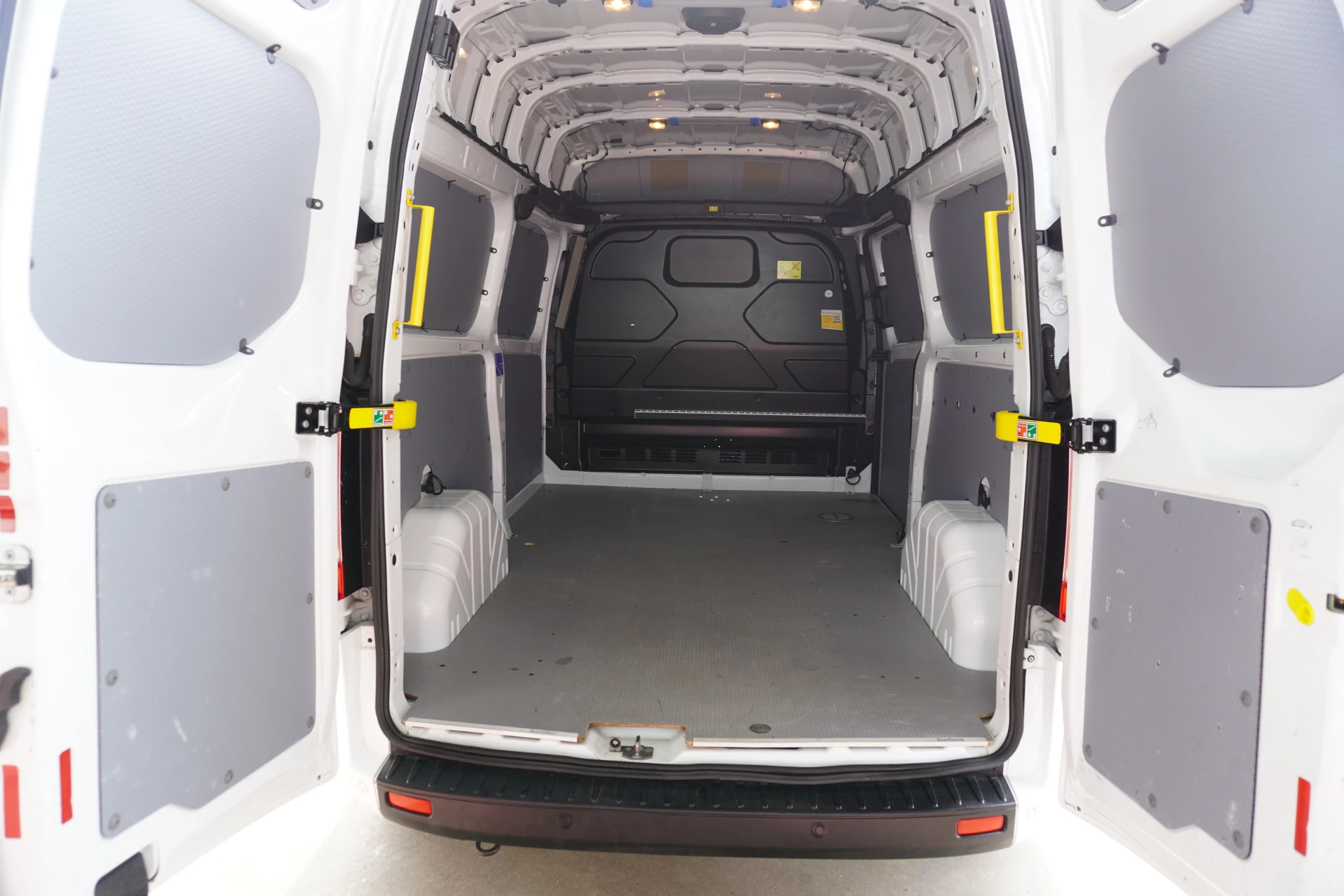 Ford Transit Custom 2019 - 320 2.0 TDCI L2H2 Trend obrázek 11