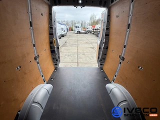 Iveco Daily 2023 - Multicab 35S18V A8 obrazek 31