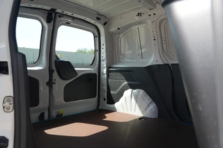 Citroën Berlingo 2024 - 1.5 BlueHDI Club 100pk - Cruise - Airco - Bluetooth - Vloerplaat - Rijklaar obrazek 28