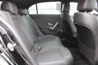 Mercedes-Benz A-Class 2021 - 250e AUT8 Advantage TREKHAAK CAMERA STUURWIELVERWARMING NAVI DAB obrazek 17