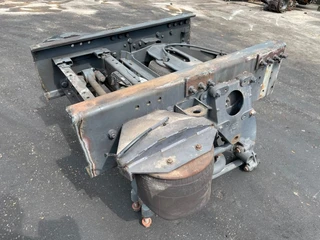 DAF - 1613989 / 1613990 OPHANGING VOORLOOPAS te koop
