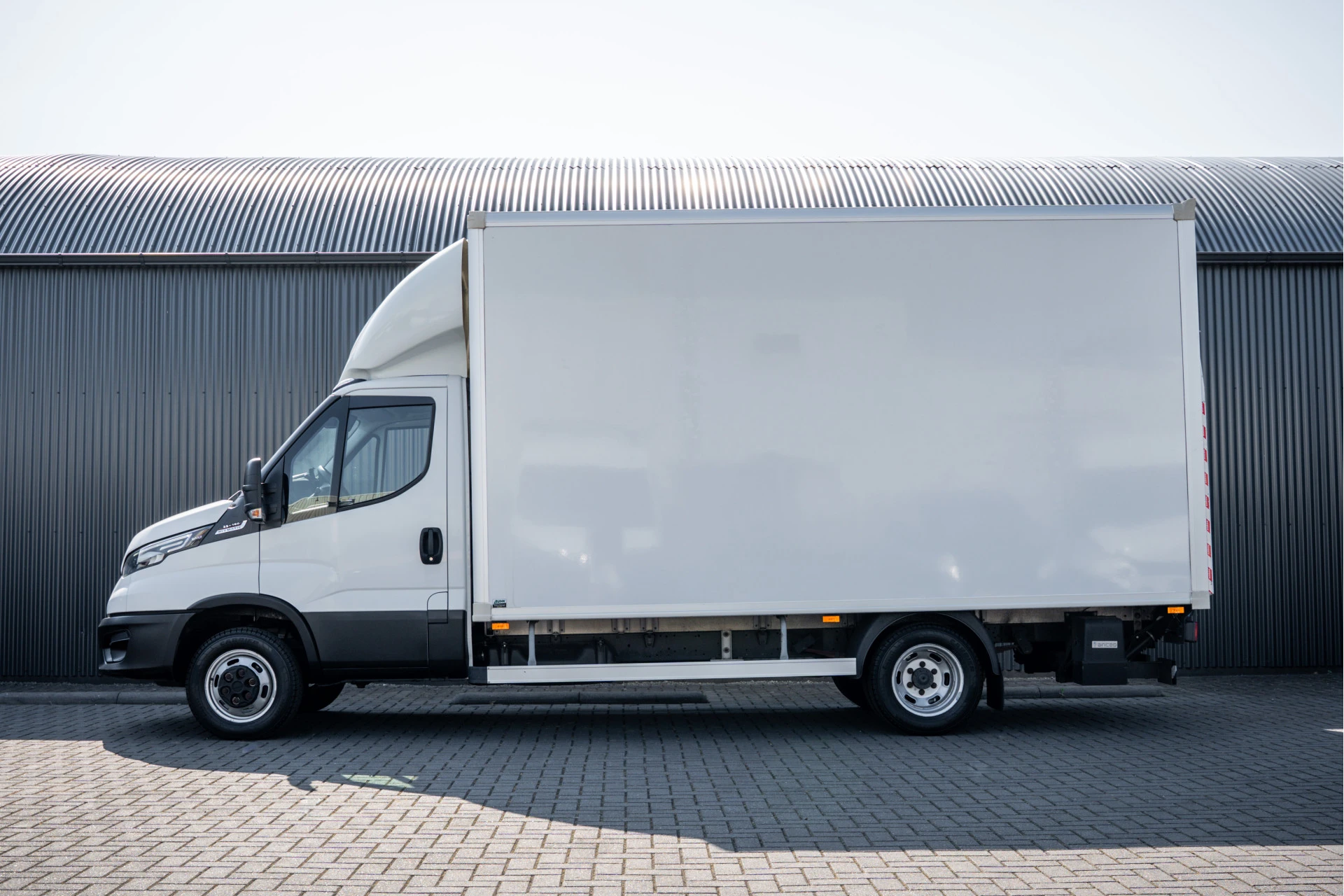 Iveco Daily 2020 - 35C18 | 3.0L | 180 PK | Bakwagen met laadklep | Zijdeur | Automaat | N1 | Cruise | Airco immagine 5