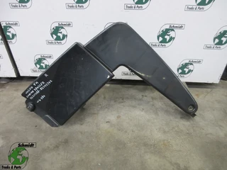 Volvo - 82211388 // 82342792 SPOILER HOEK FENDER FH 460 RECCHTS EURO 6 na prodej