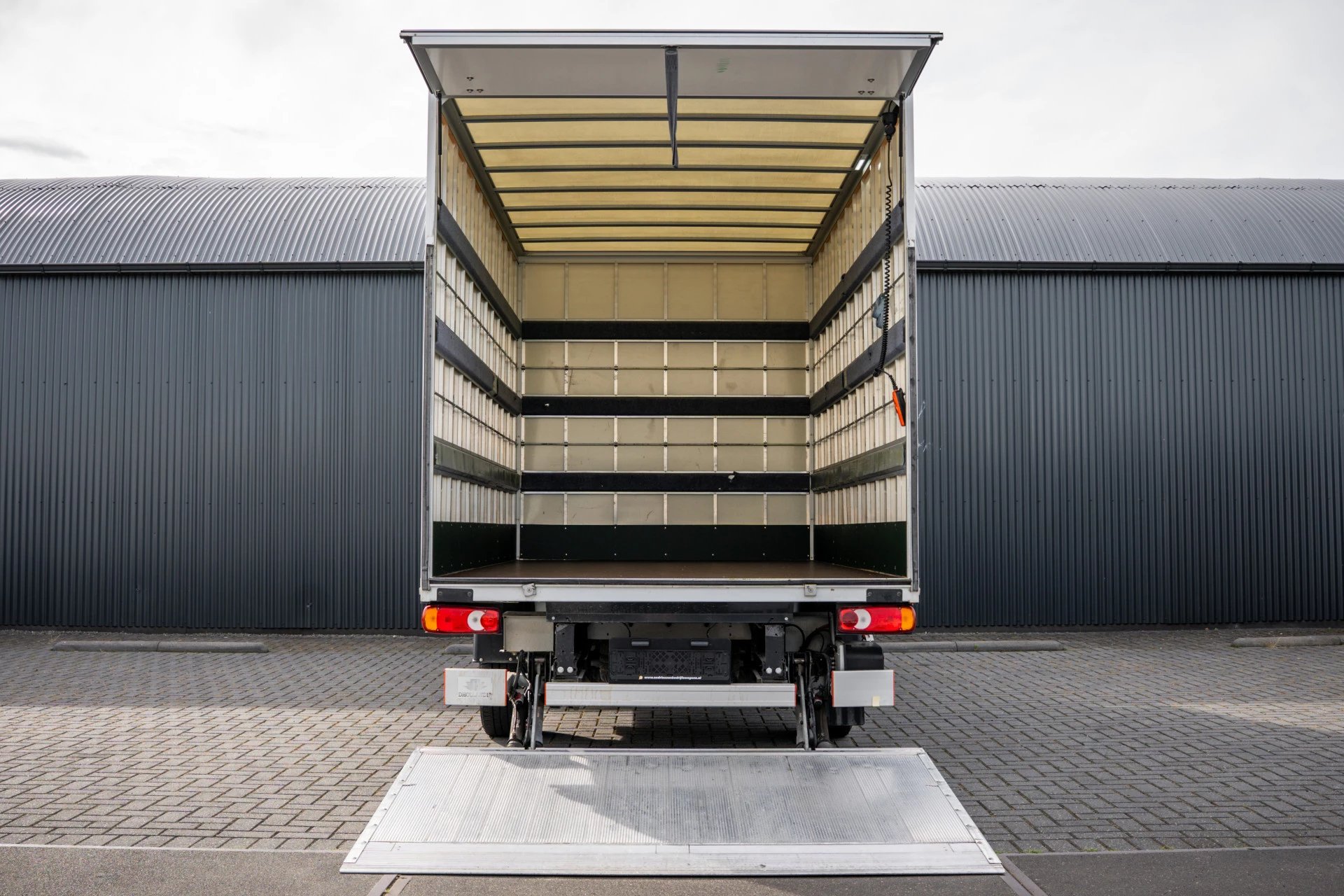 Renault Master 2020 - 15.389 KM! | Bakwagen met Laadklep | 146PK | LED | Airco Bild 8